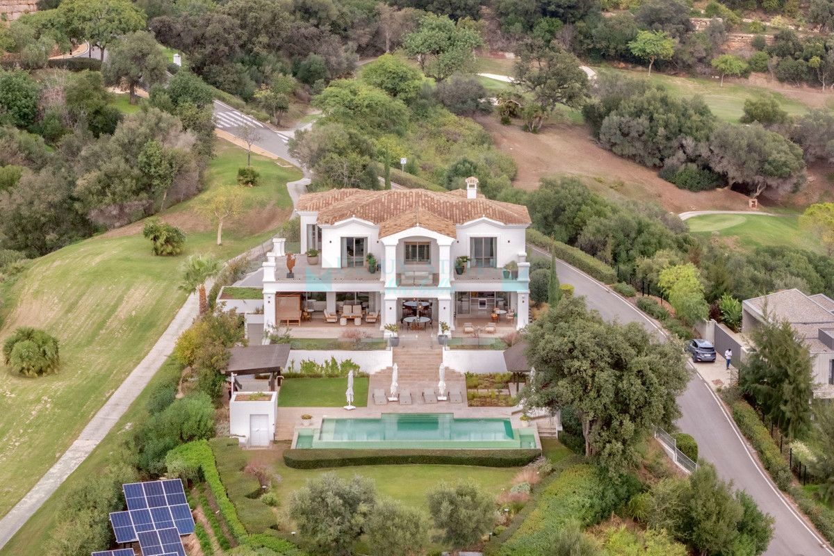 Villa for sale in Benahavis