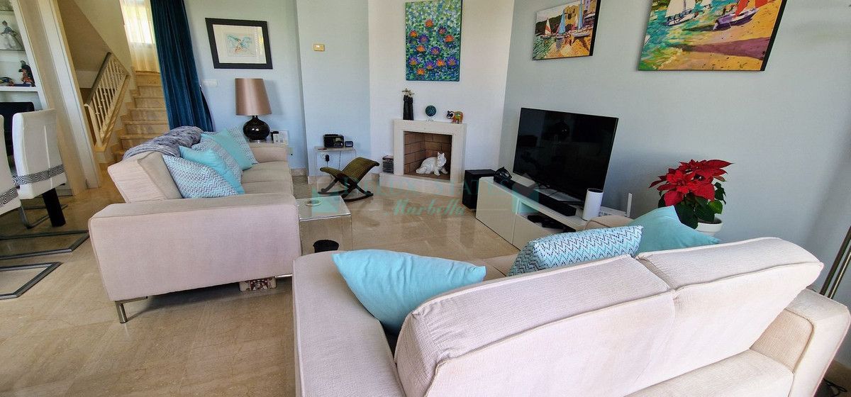 Town House for sale in Cabopino, Marbella East