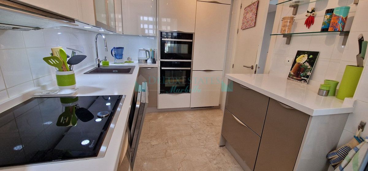 Town House for sale in Cabopino, Marbella East