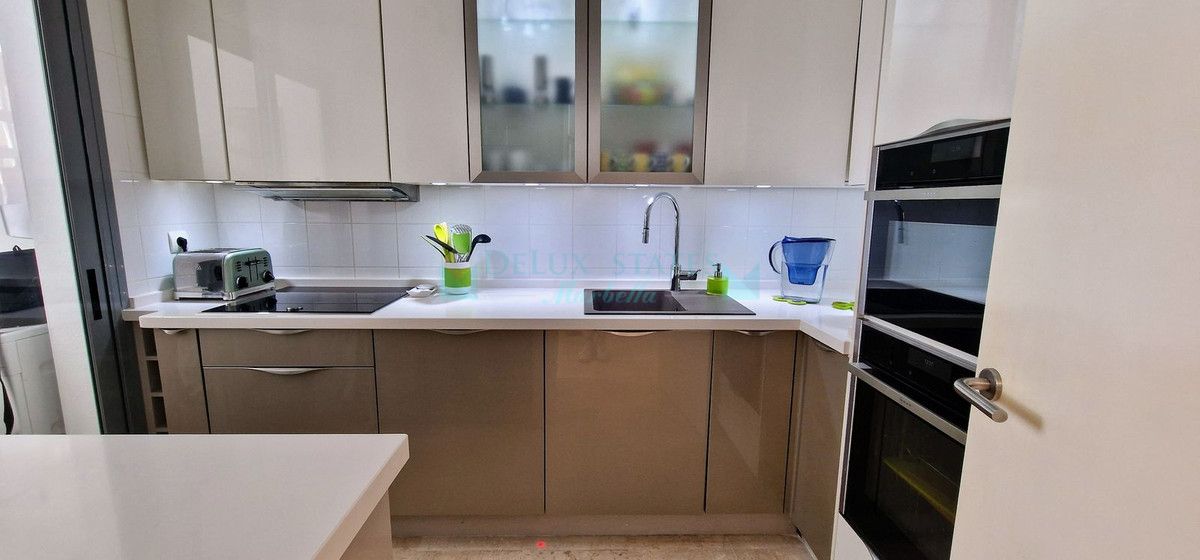 Town House for sale in Cabopino, Marbella East