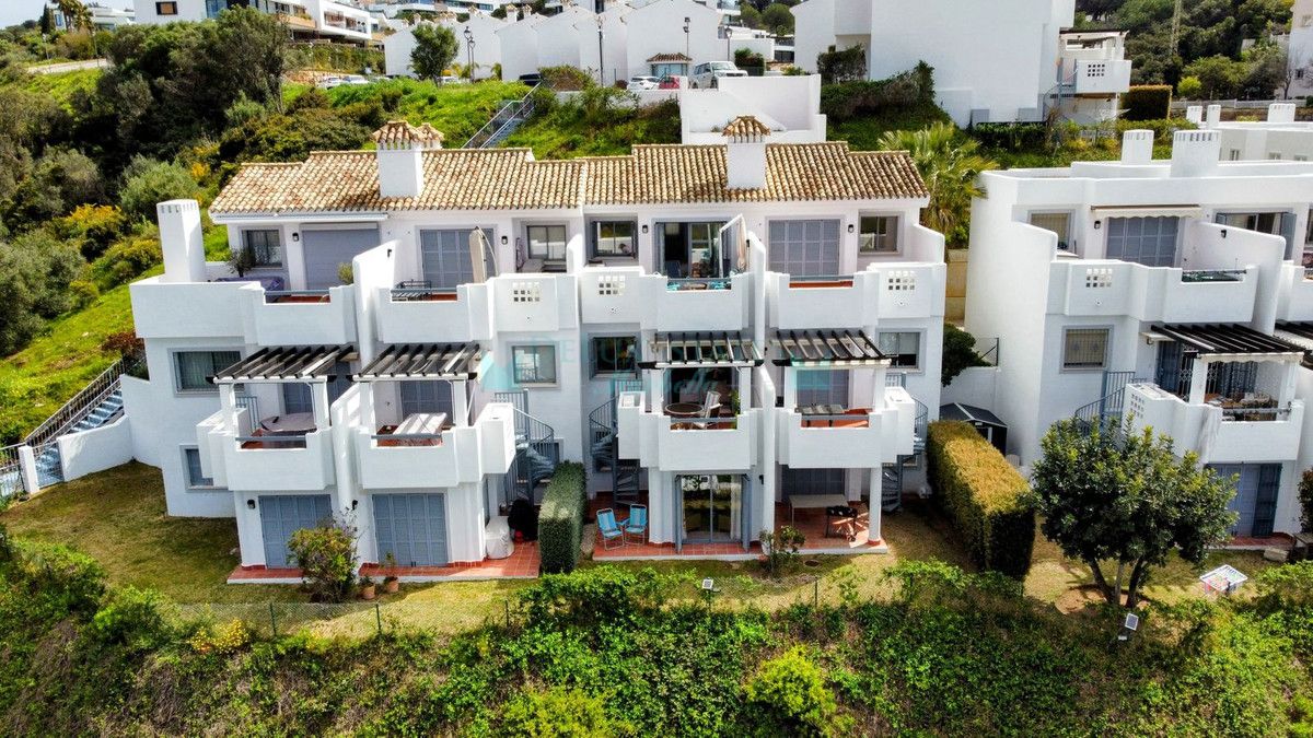 Town House for sale in Cabopino, Marbella East