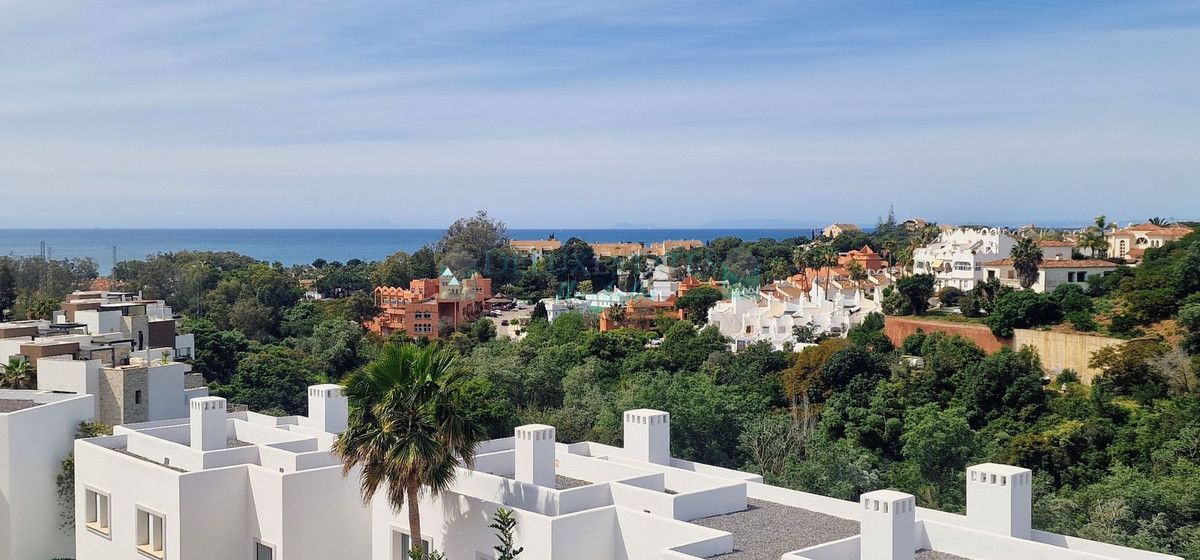 Town House for sale in Cabopino, Marbella East