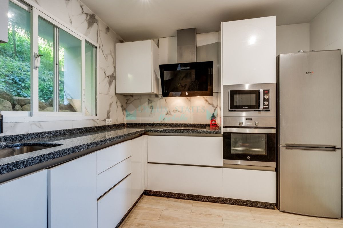 Apartamento en venta en La Quinta, Benahavis