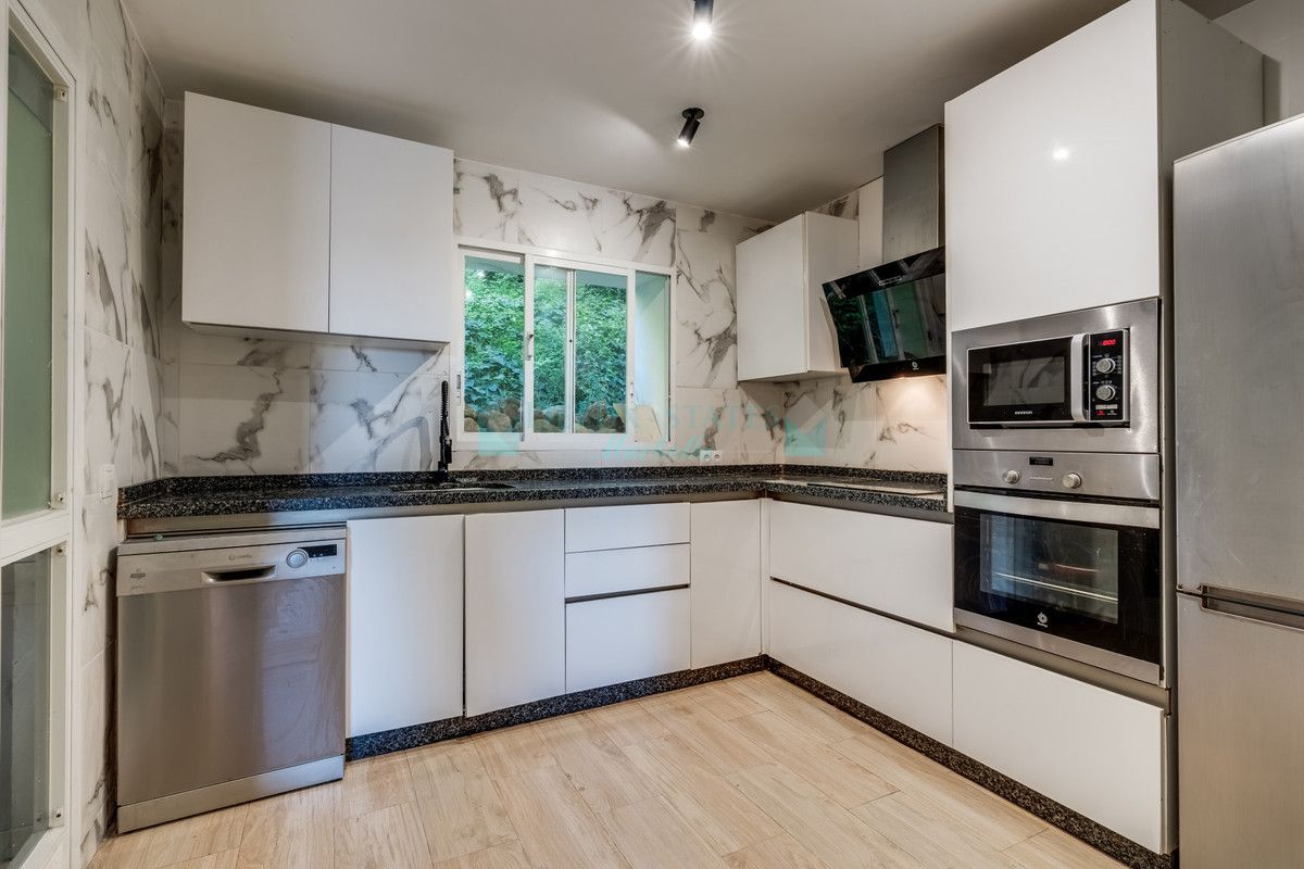 Apartamento en venta en La Quinta, Benahavis