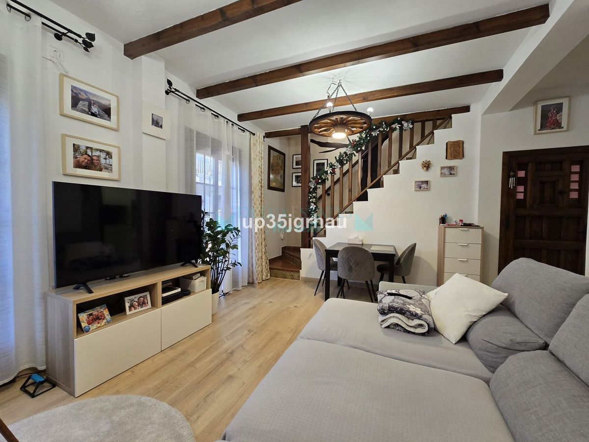 Town House for sale in Estepona