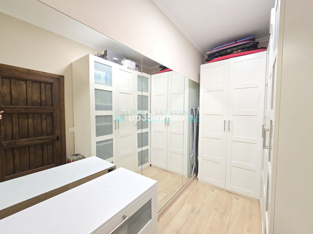 Town House for sale in Estepona