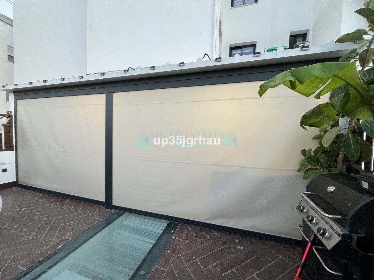 Town House for sale in Estepona