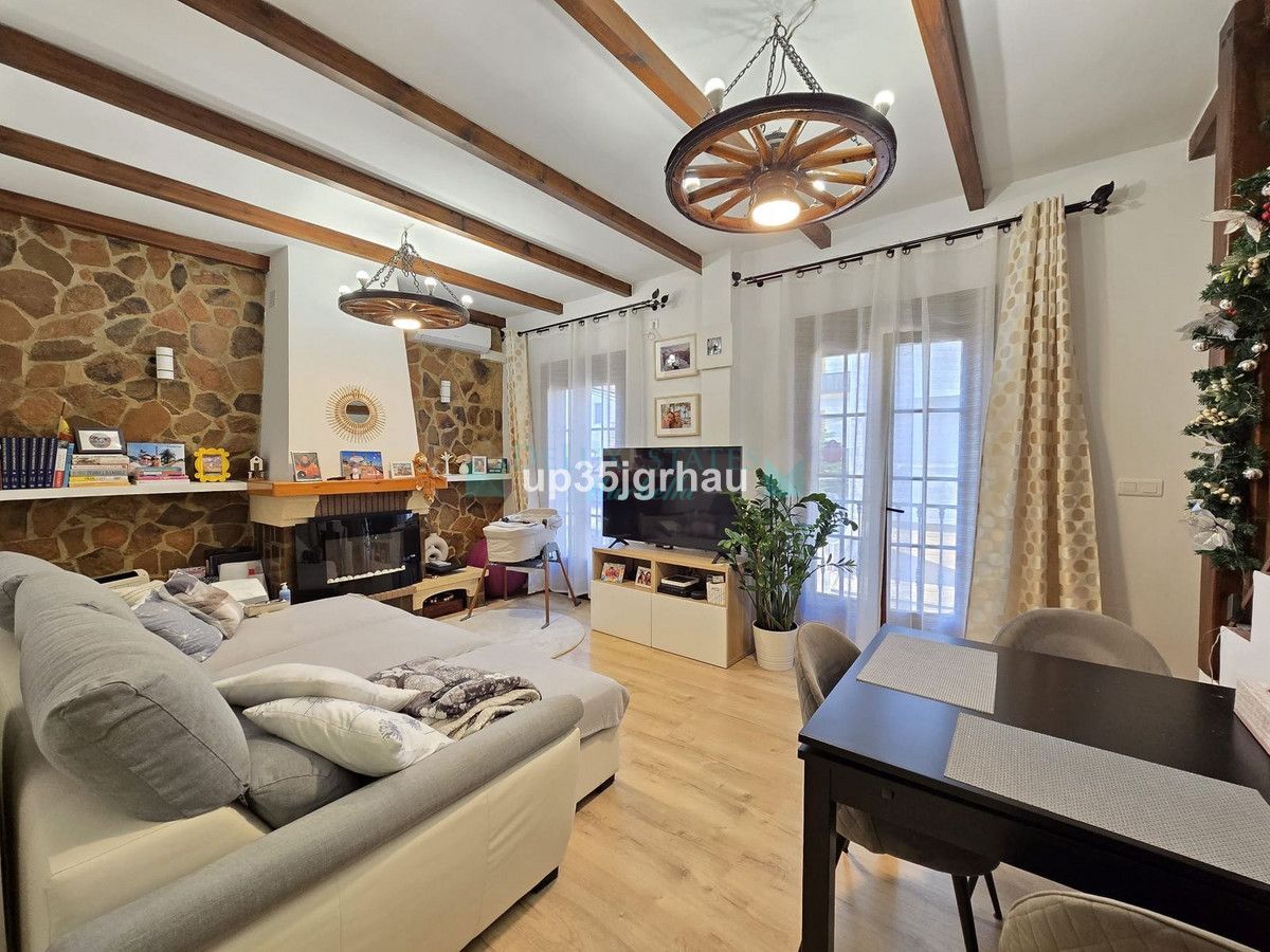 Town House for sale in Estepona