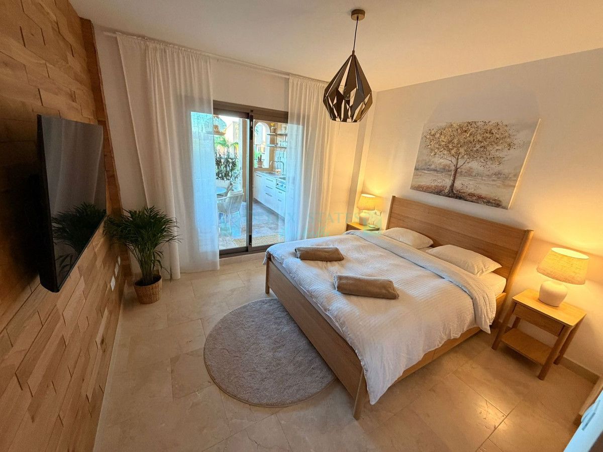 Ground Floor Apartment for sale in El Paraiso, Estepona