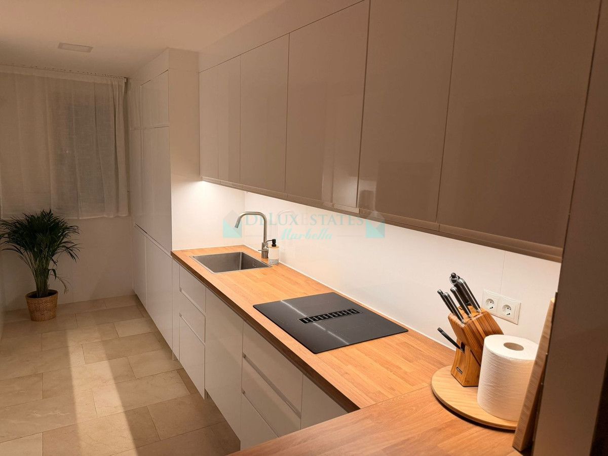 Ground Floor Apartment for sale in El Paraiso, Estepona