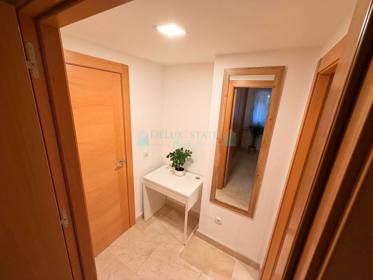 Ground Floor Apartment for sale in El Paraiso, Estepona