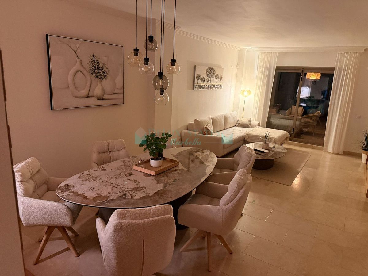 Ground Floor Apartment for sale in El Paraiso, Estepona