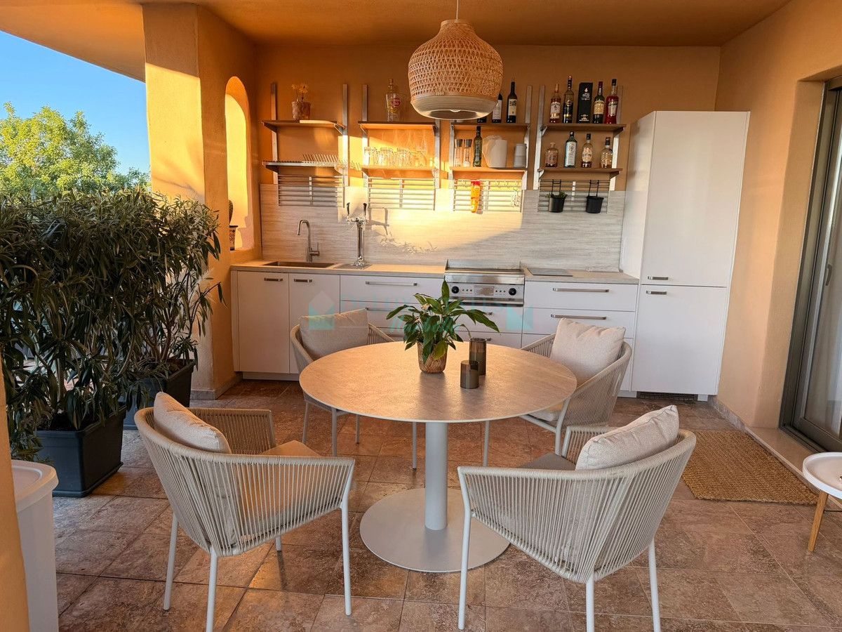 Ground Floor Apartment for sale in El Paraiso, Estepona