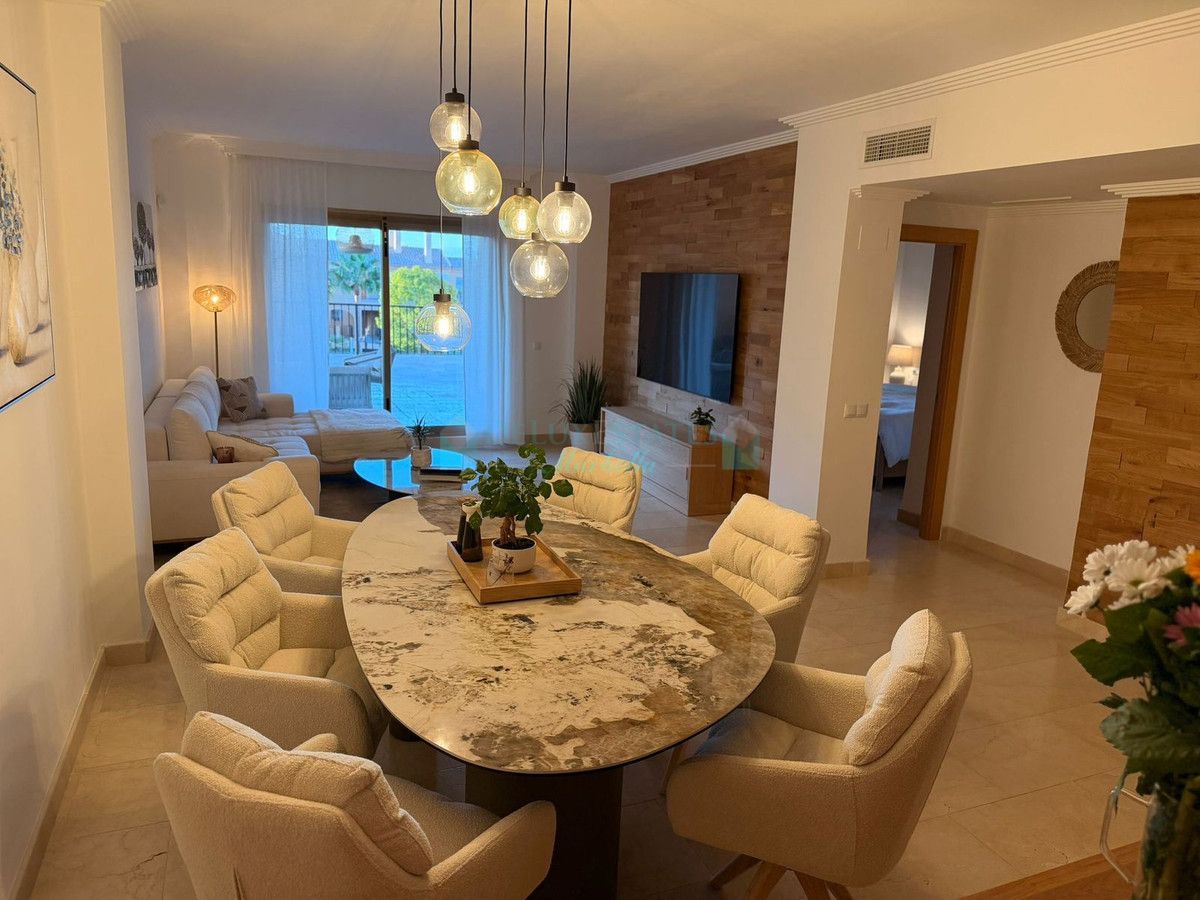 Ground Floor Apartment for sale in El Paraiso, Estepona