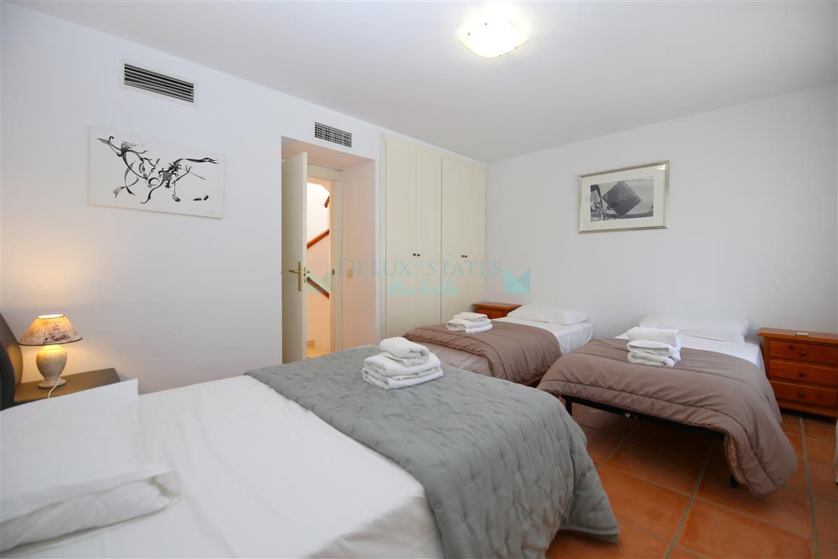 Town House for rent in Estepona