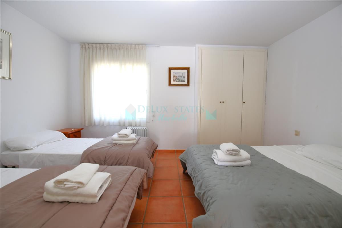 Town House for rent in Estepona