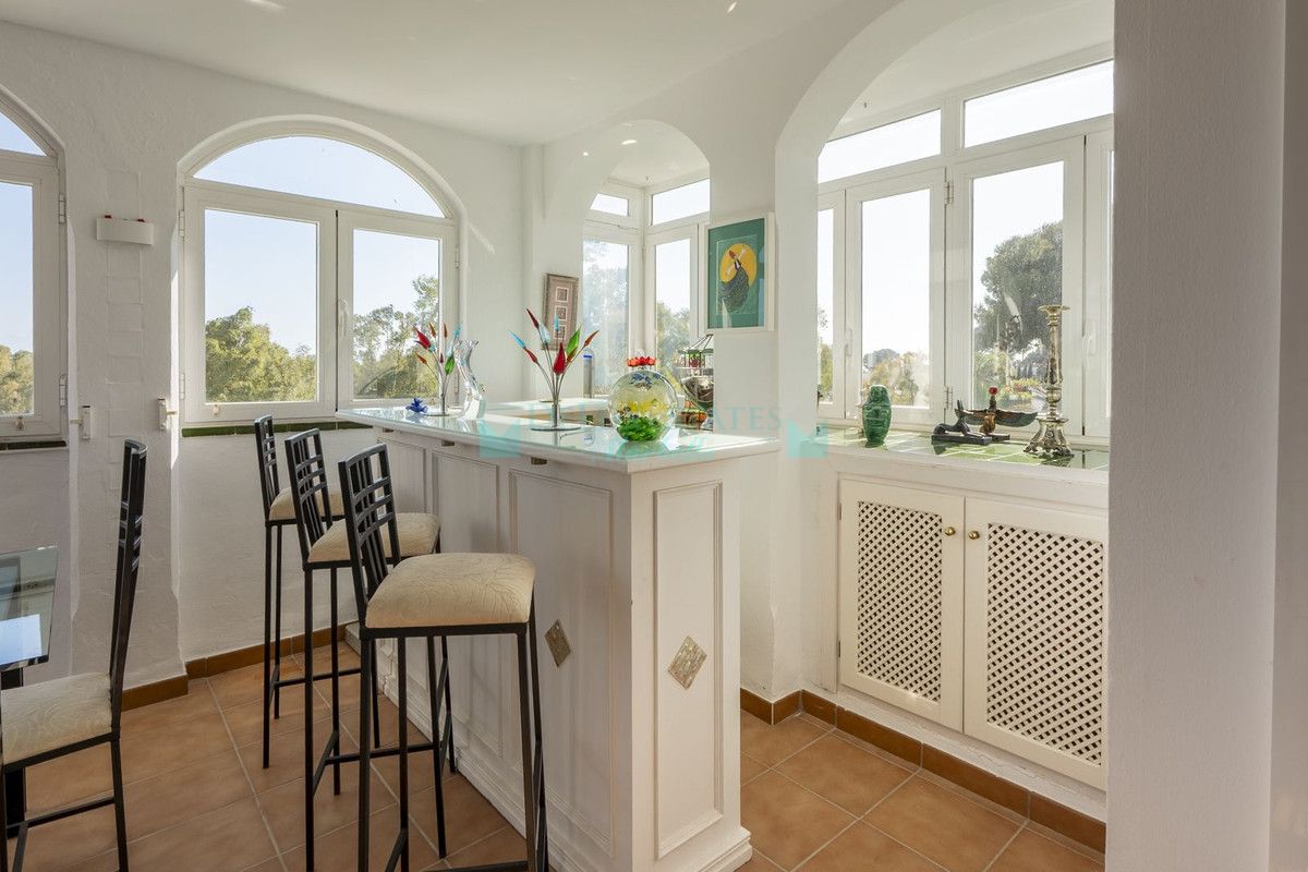 Penthouse for sale in Atalaya, Estepona