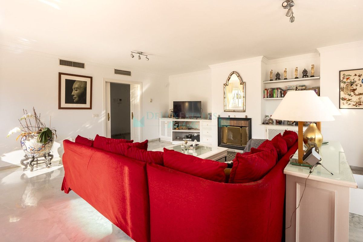 Penthouse for sale in Atalaya, Estepona