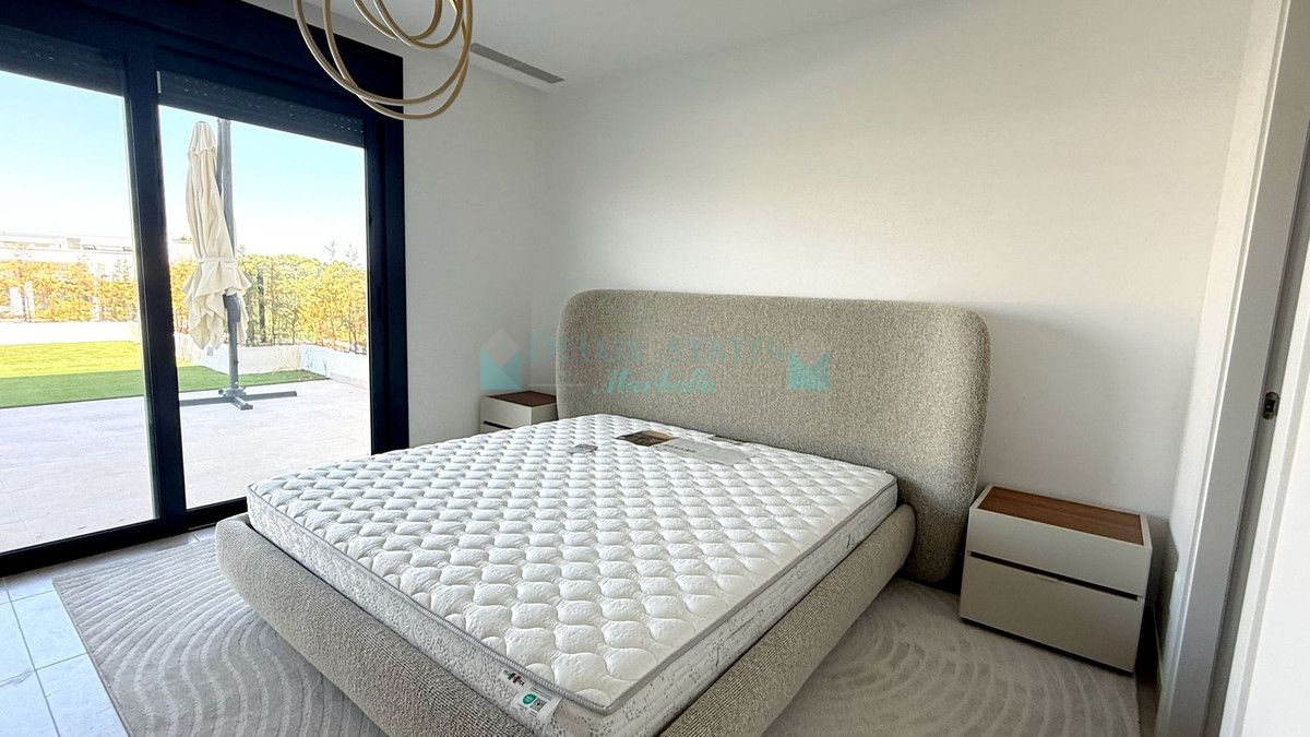 Apartamento Planta Baja en alquiler en Atalaya, Estepona