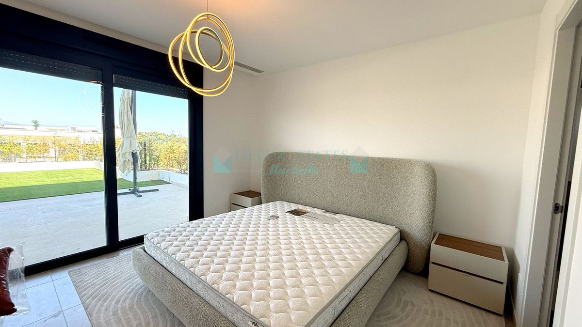 Apartamento Planta Baja en alquiler en Atalaya, Estepona