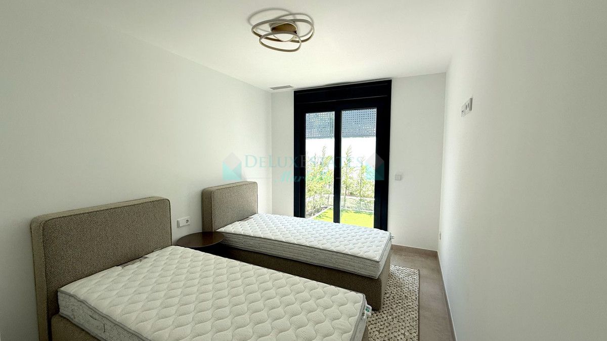Apartamento Planta Baja en alquiler en Atalaya, Estepona