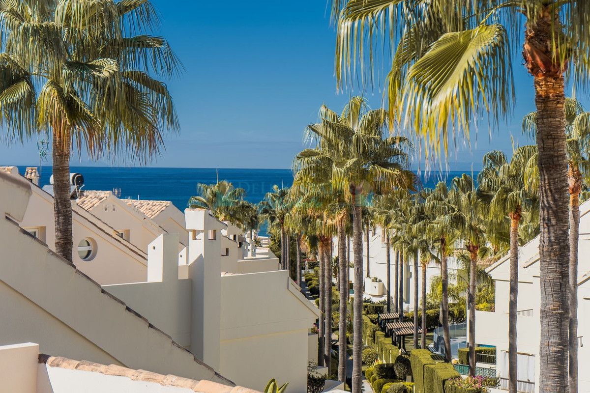 Town House for sale in El Rosario, Marbella East