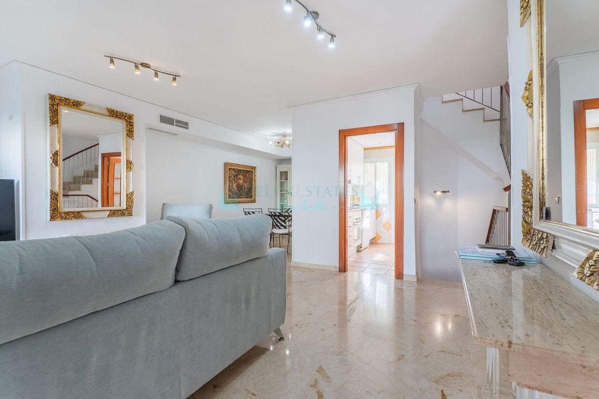 Town House for sale in El Rosario, Marbella East
