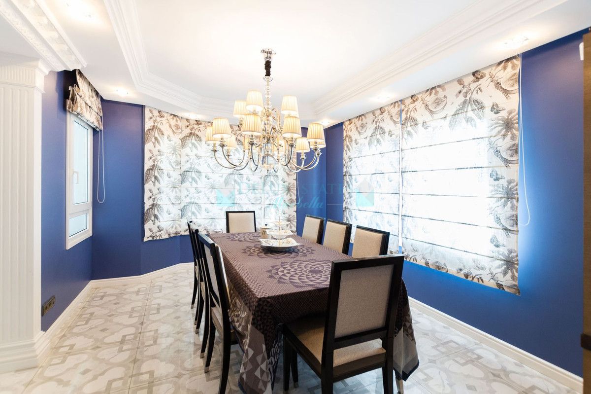 Villa for sale in Hacienda las Chapas, Marbella East