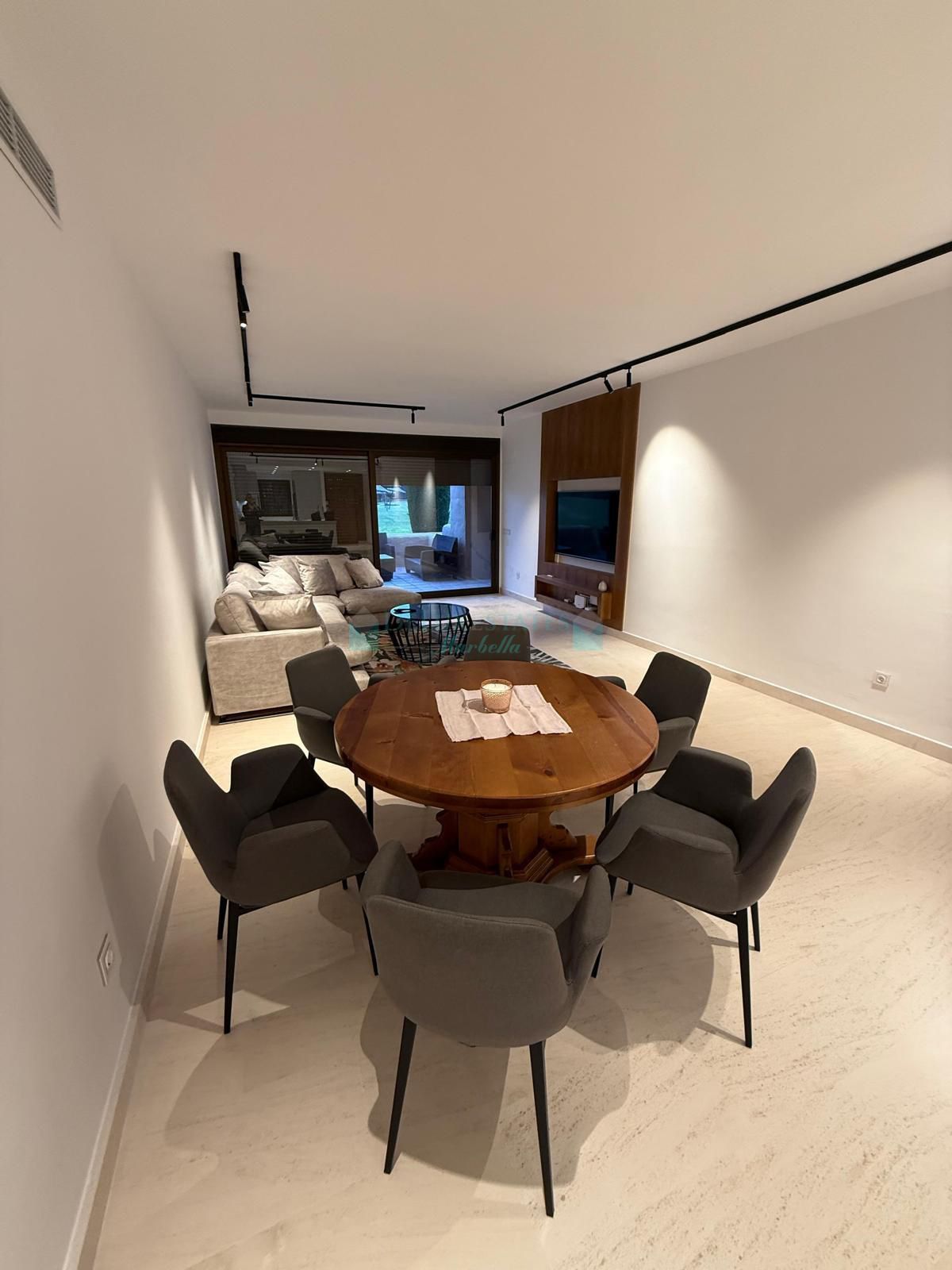 Apartamento Planta Baja en alquiler en Atalaya, Estepona