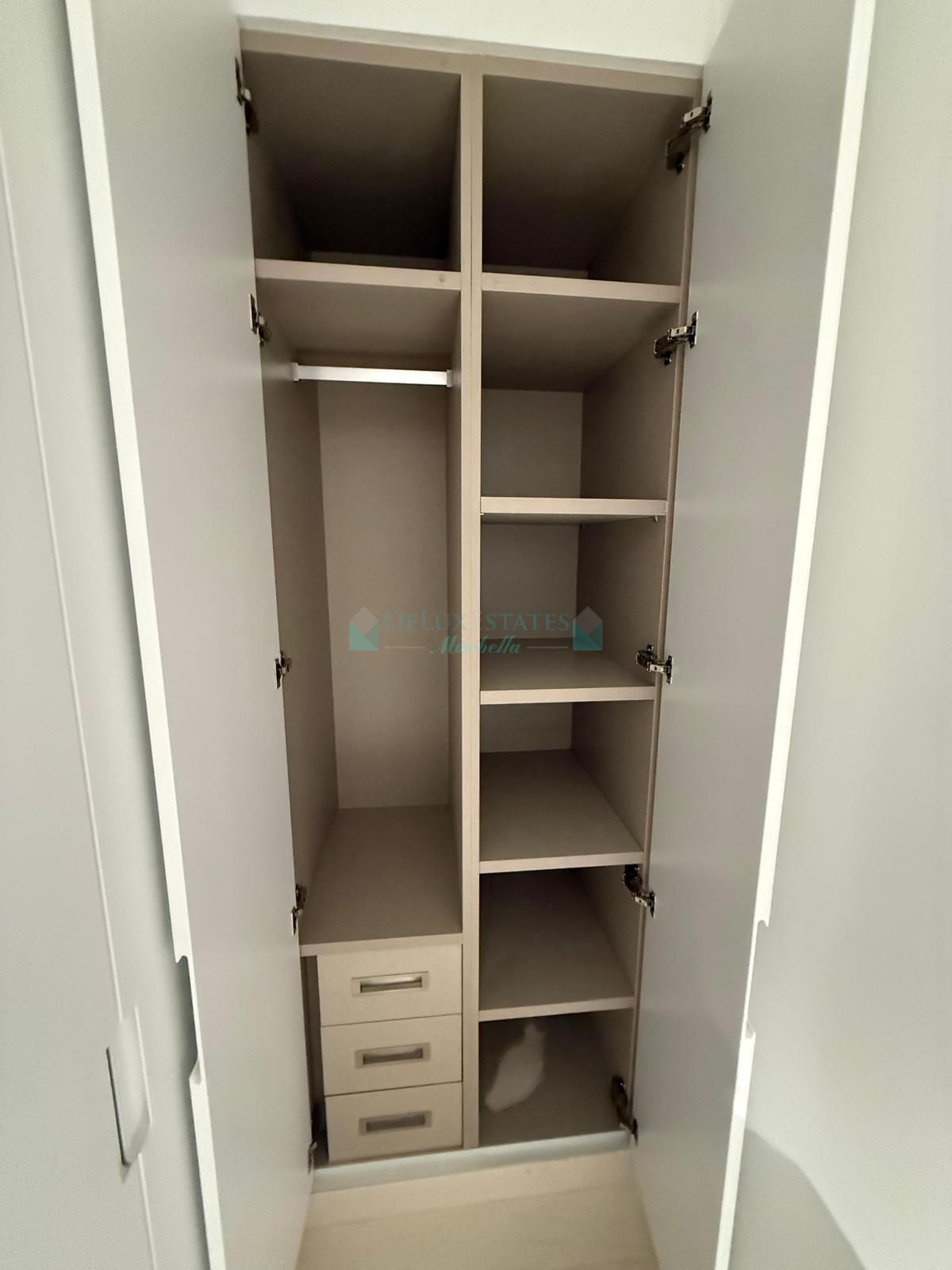 Apartamento Planta Baja en alquiler en Atalaya, Estepona