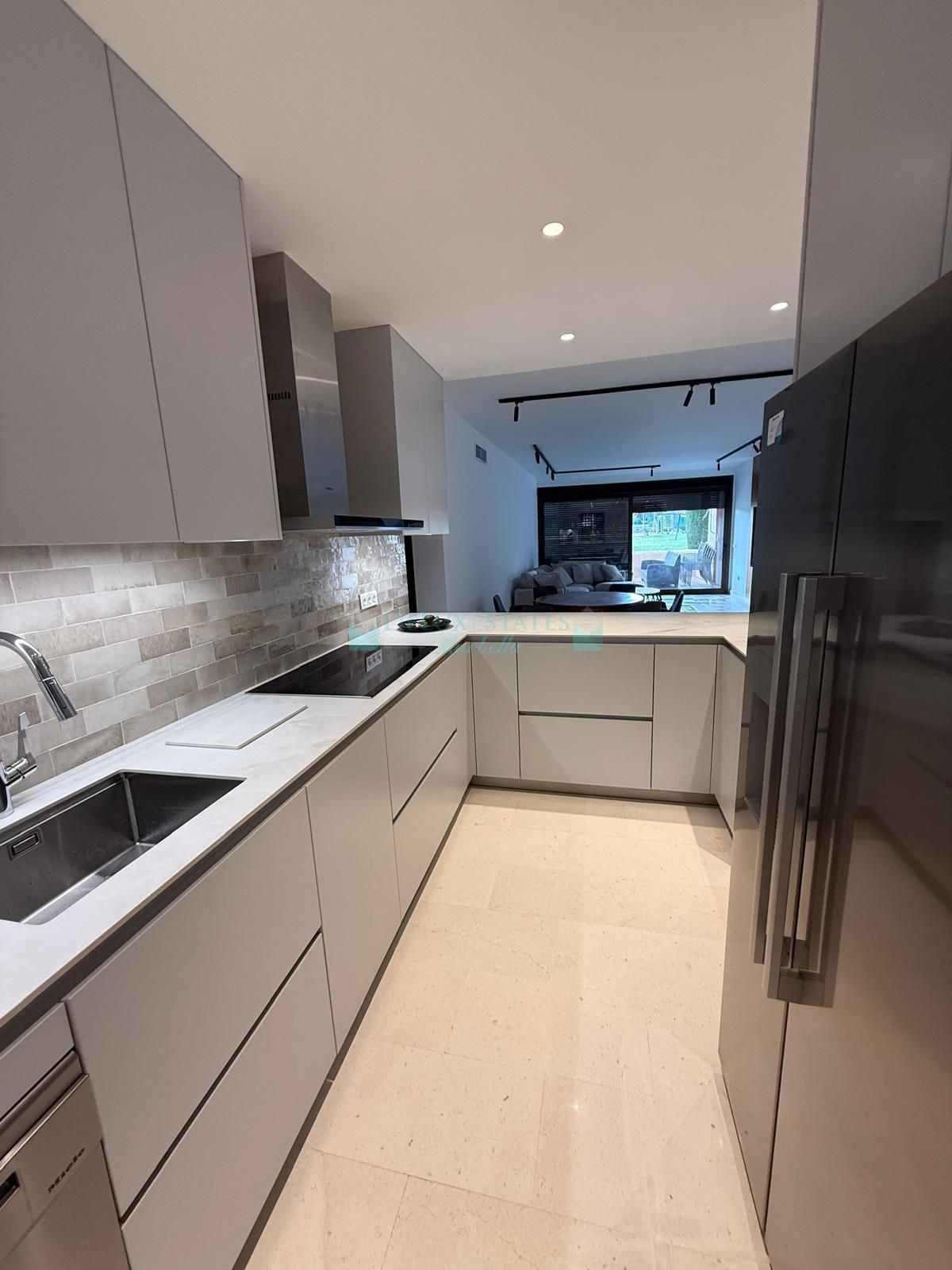 Apartamento Planta Baja en alquiler en Atalaya, Estepona