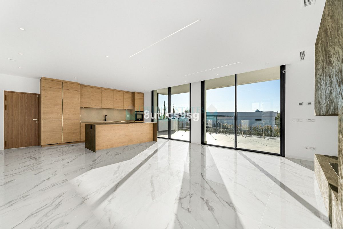 Villa for sale in Benahavis