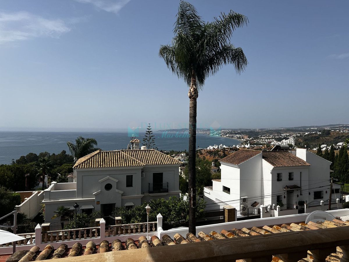Villa for sale in Estepona
