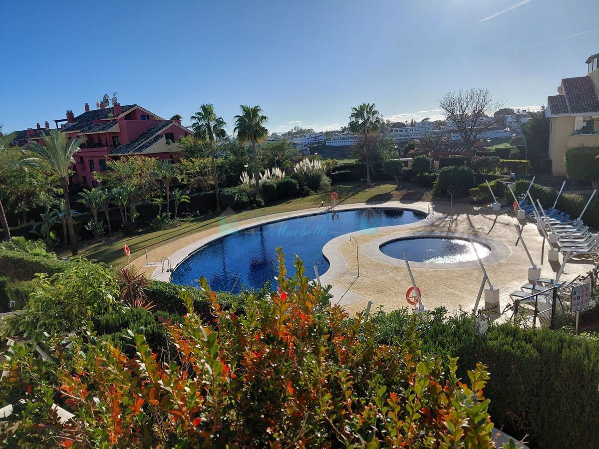 Ground Floor Apartment for sale in Estepona