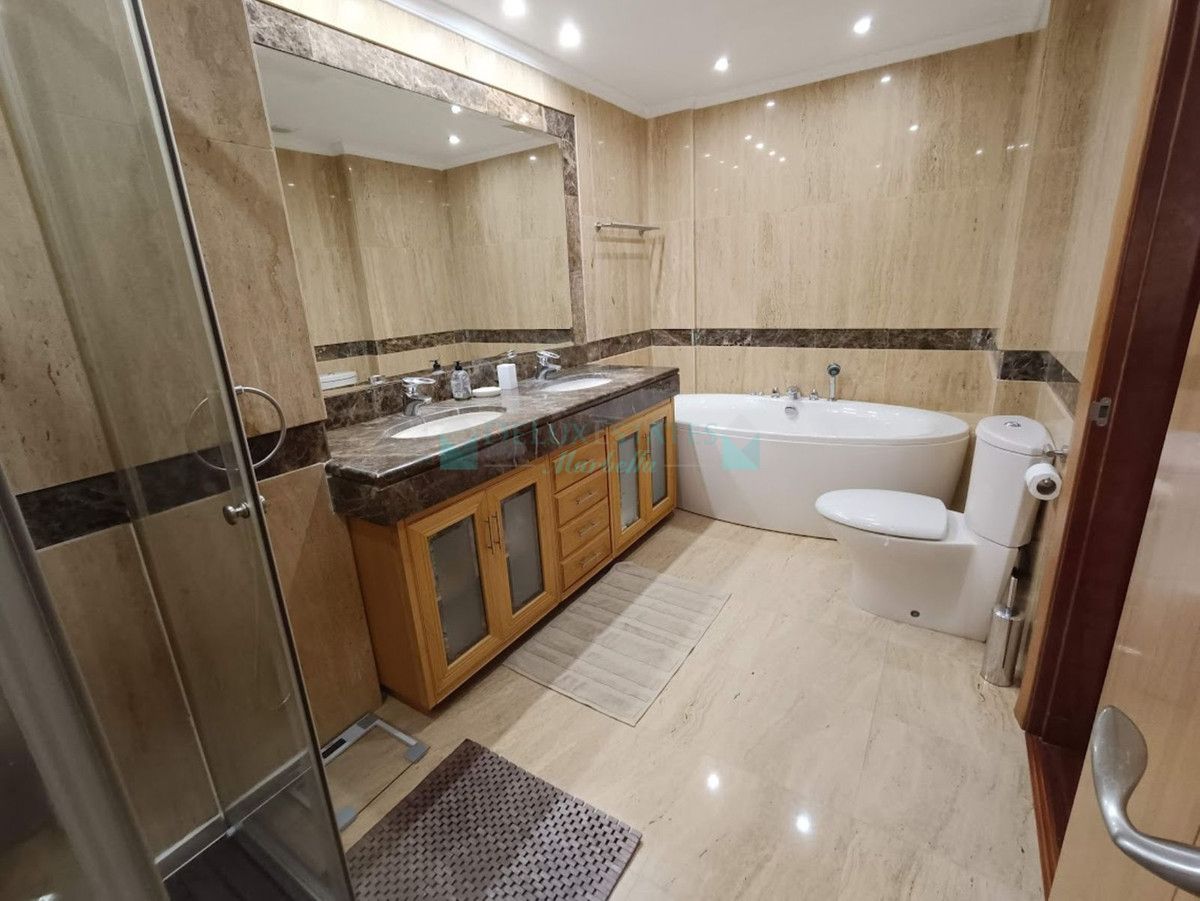 Ground Floor Apartment for sale in Marbella - Puerto Banus