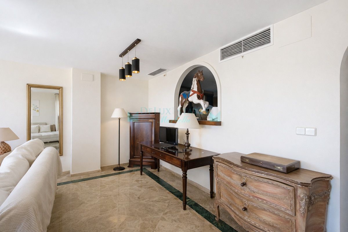 Town House for sale in Estepona