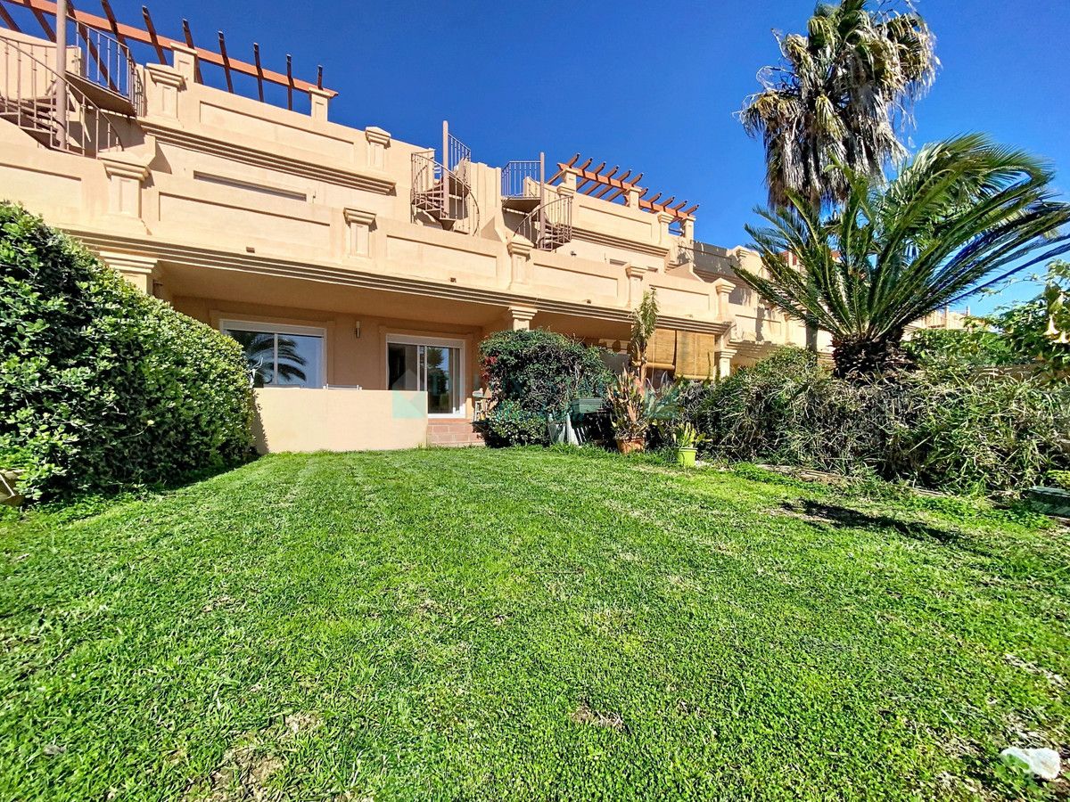 Town House for sale in Estepona
