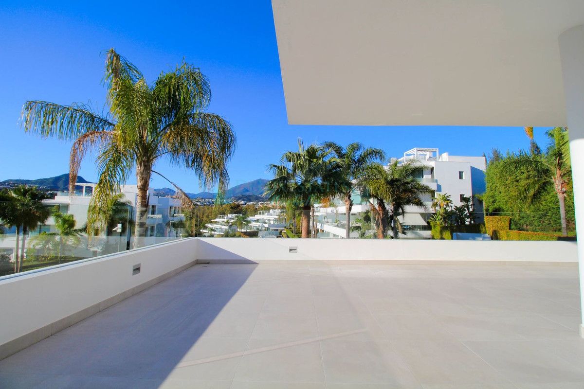 Apartment for sale in New Golden Mile, Estepona