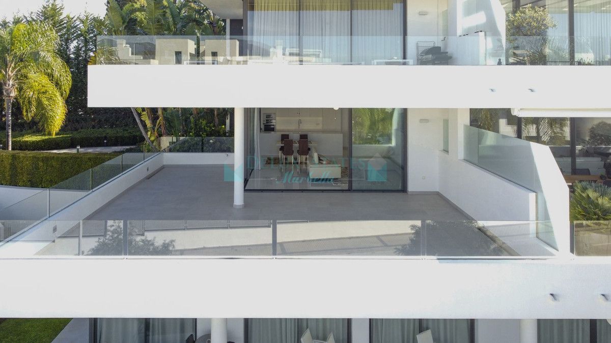 Apartment for sale in New Golden Mile, Estepona