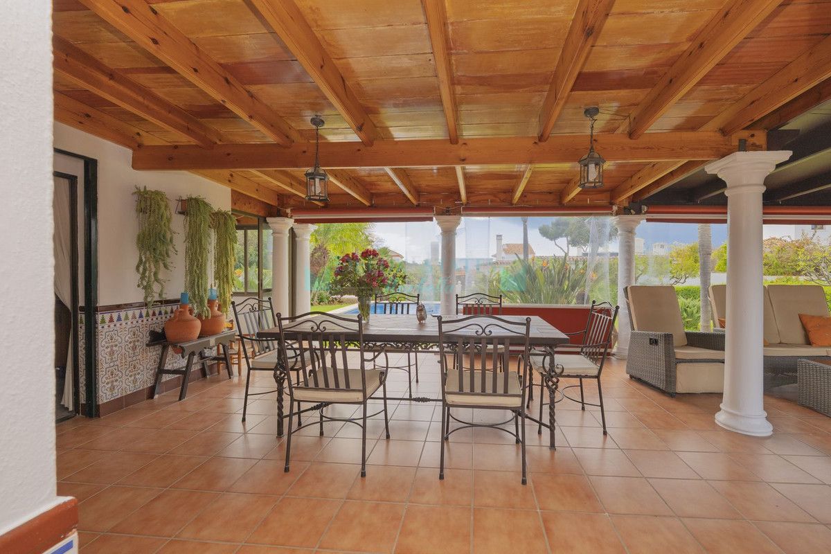 Villa for sale in Las Chapas, Marbella East