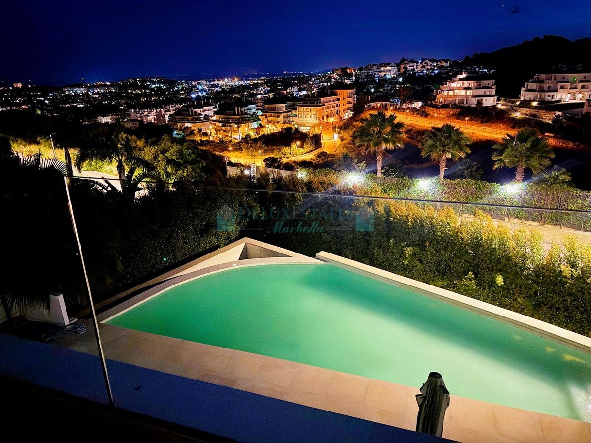 Villa for rent in Nueva Andalucia