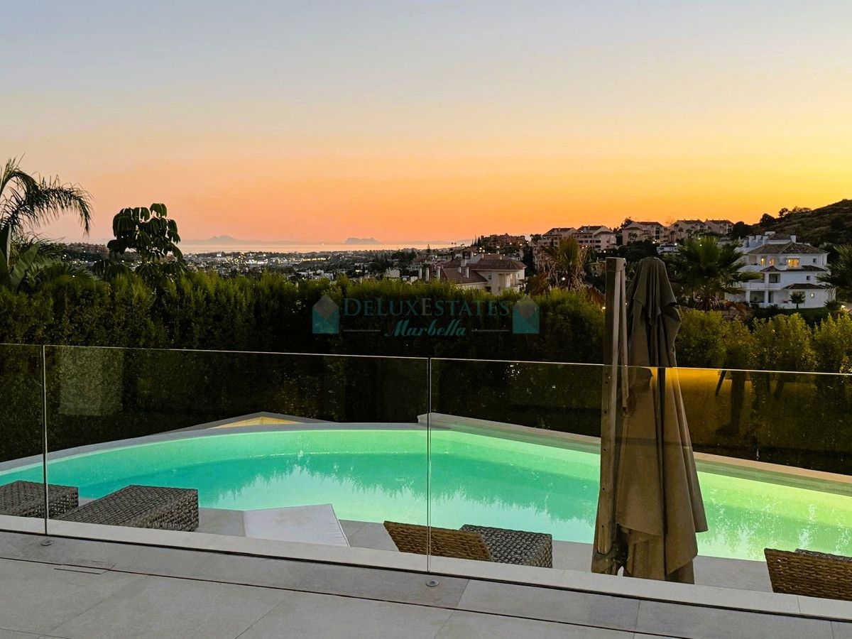 Villa for rent in Nueva Andalucia