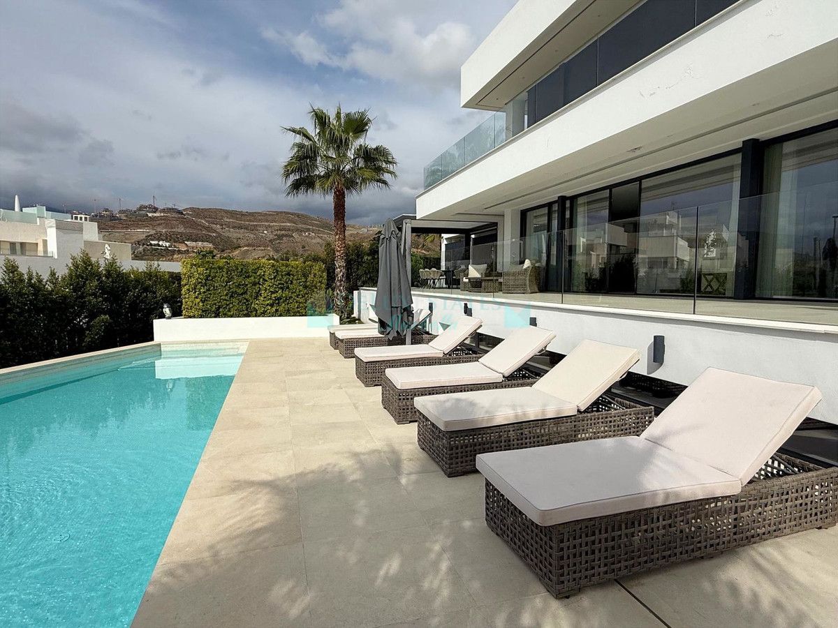 Villa for rent in Nueva Andalucia
