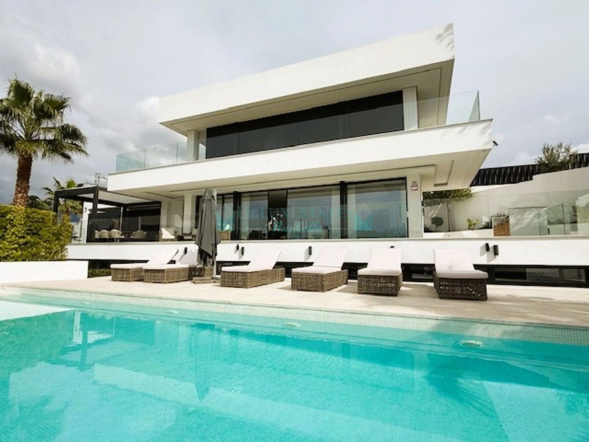 Villa for rent in Nueva Andalucia