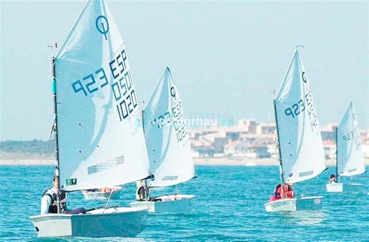 Villa for sale in Estepona