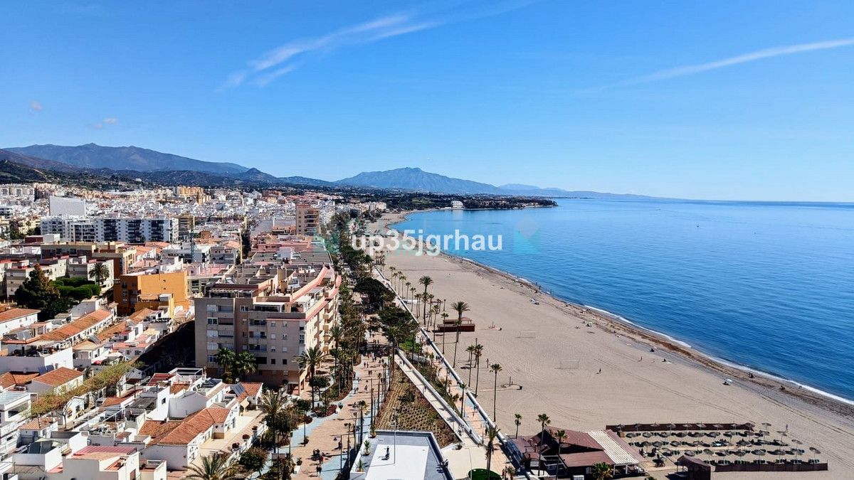 Villa for sale in Estepona