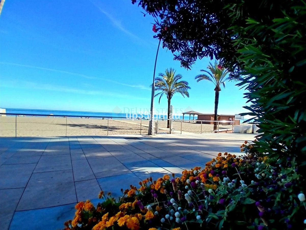 Villa for sale in Estepona