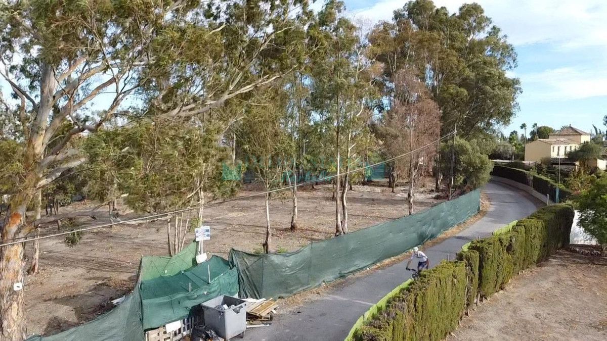 Plot for sale in Estepona