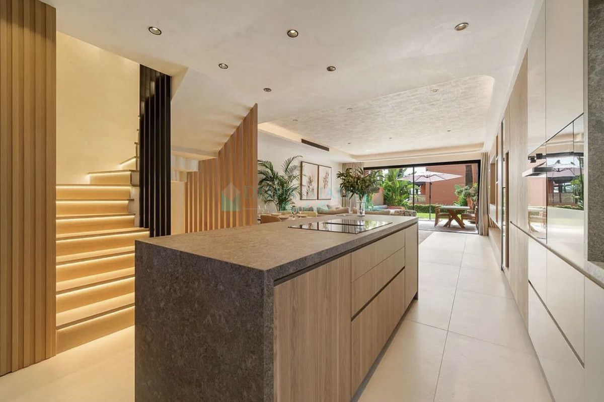 Semi Detached Villa for rent in Marbella Golden Mile