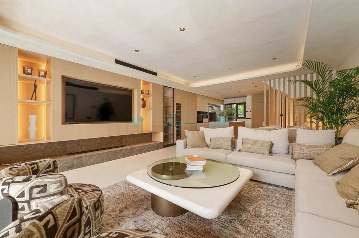 Semi Detached Villa for rent in Marbella Golden Mile